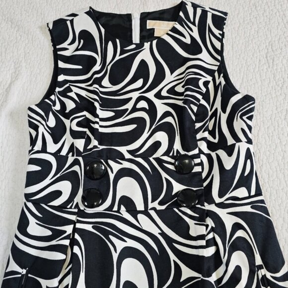 Michael Kors Black and White Swirl Button Dress - Picture 3 of 10